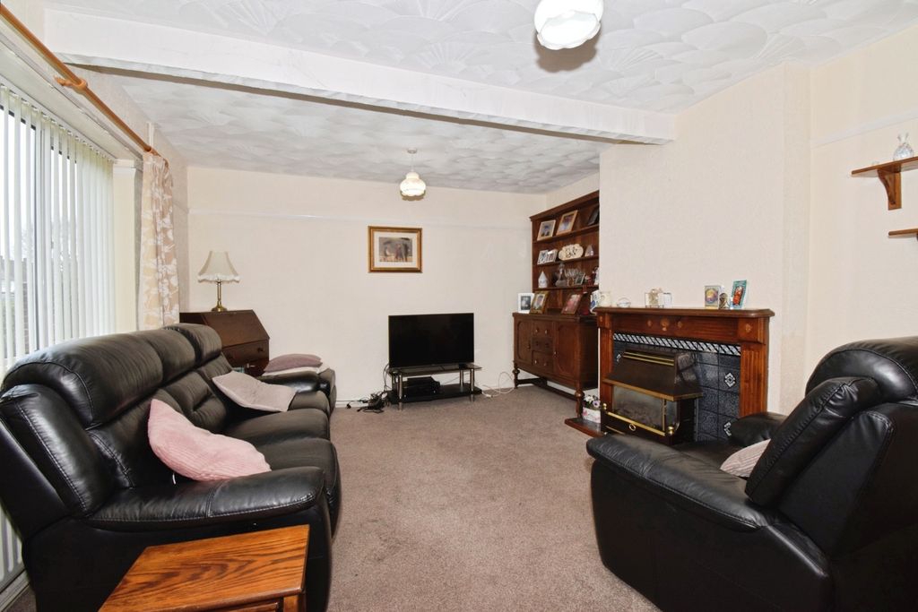 Property photo 3 of 20 Pbox-Img.Jpg