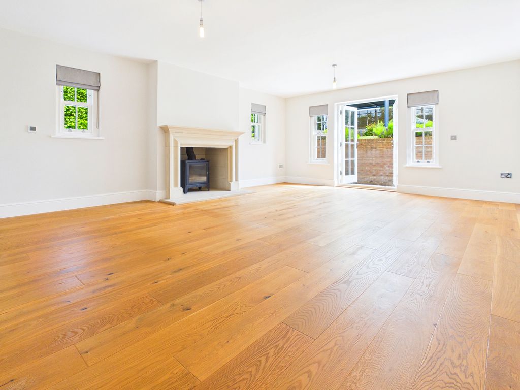 Property photo 3 of 42