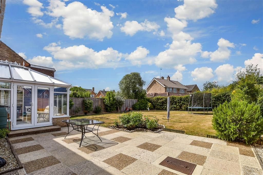Property photo 2 of 11 Patio / Decking