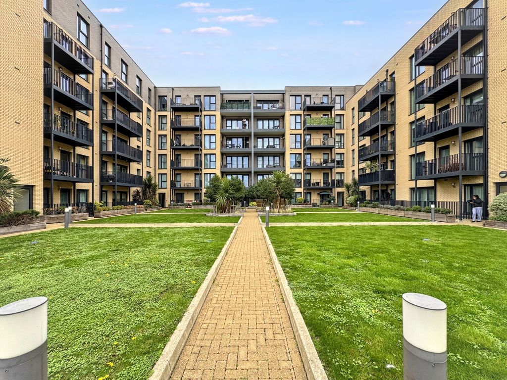 Property photo 1 of 14 Communal Area