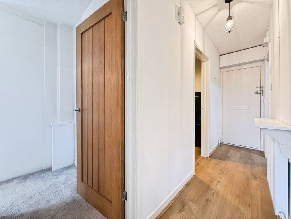 Property photo 3 of 17 4900476