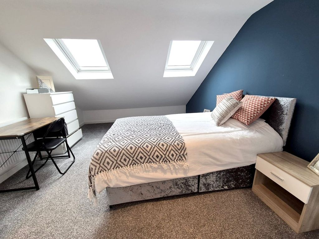 Property photo 3 of 6