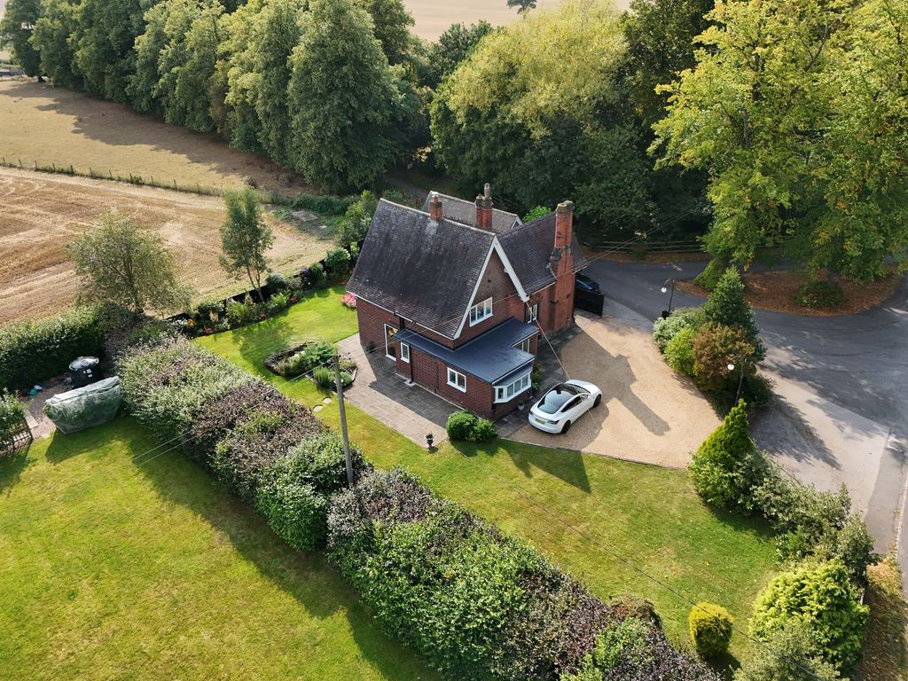 Property photo 1 of 39