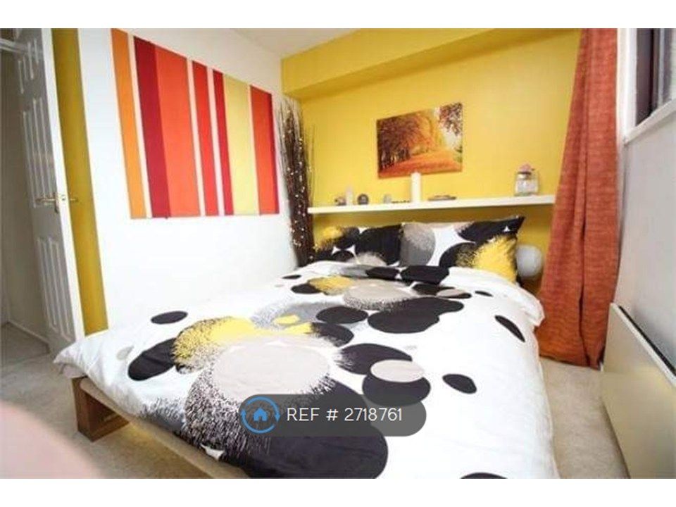 Property photo 1 of 14 Contemporary Double Bedroom