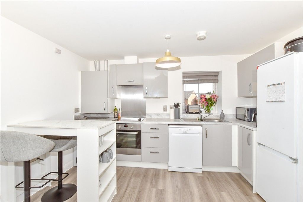 Property photo 1 of 9 Lounge/Kitchen