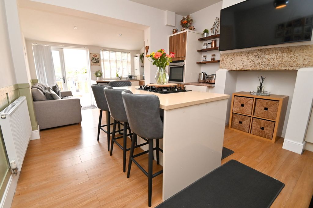 Property photo 1 of 24