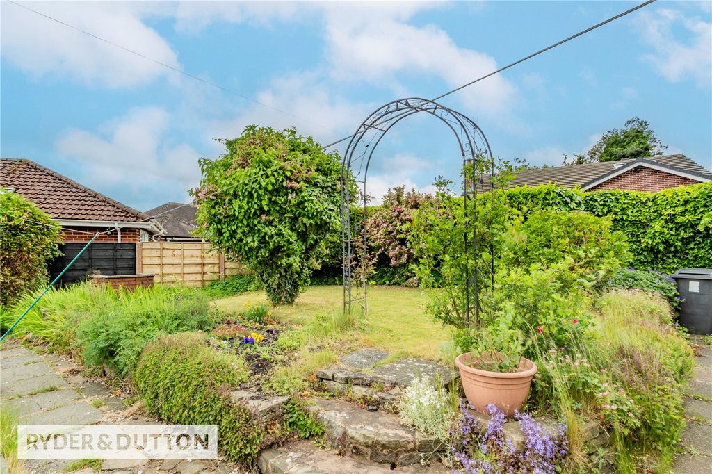 Property photo 3 of 22 Garden
