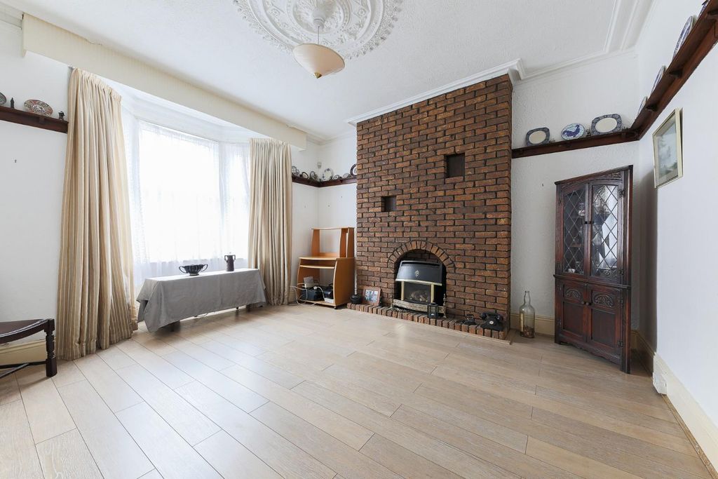 Property photo 2 of 17 Living Room