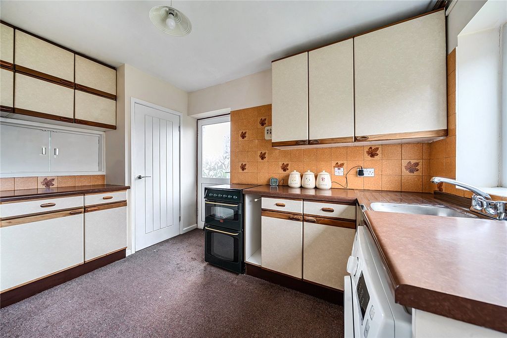 Property photo 2 of 17 Kitchen