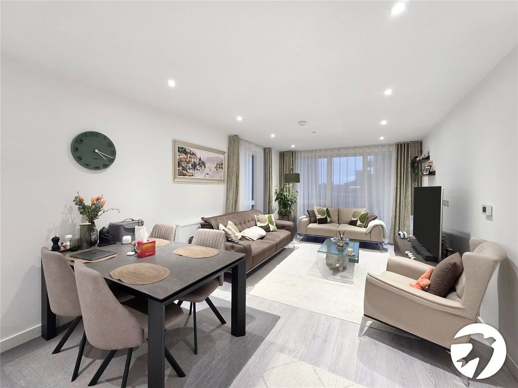 Property photo 2 of 18 Picture No. 10