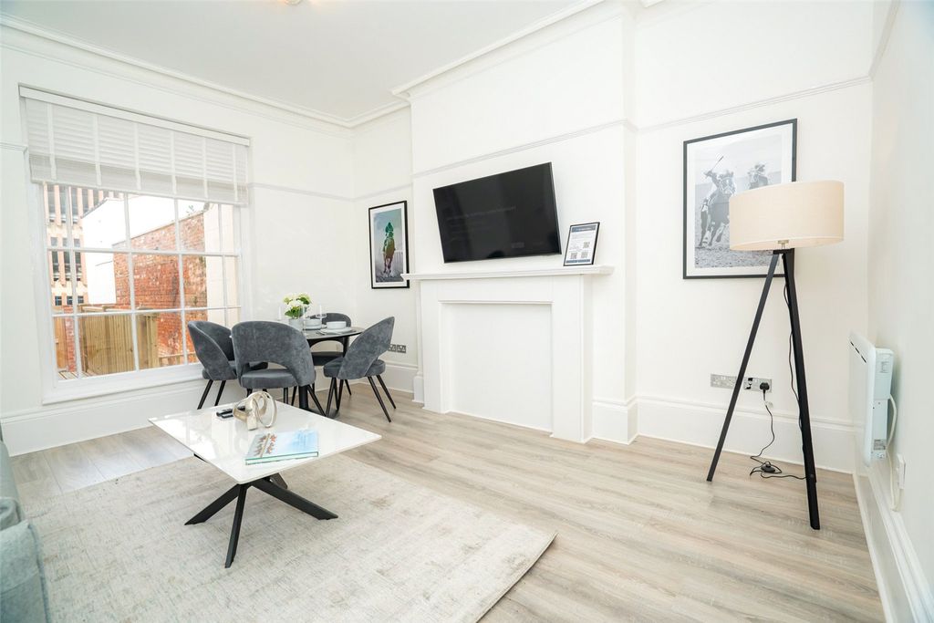 Property photo 2 of 12 Sitting Room