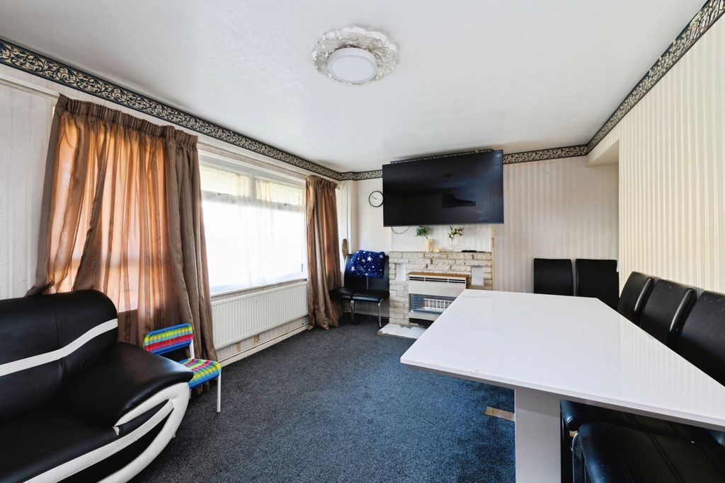 Property photo 2 of 14 Photo