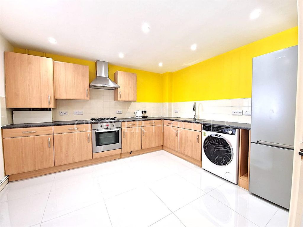 Property photo 3 of 8 c1870B87-7F6B-4167-97Cf-A8d07c25Cb75.Jpg
