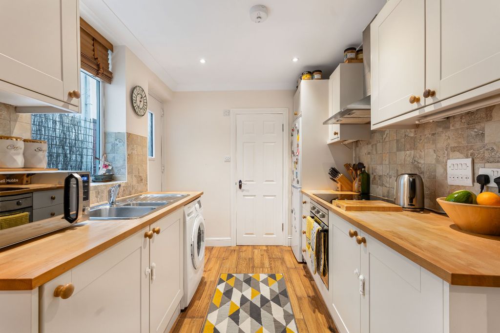 Property photo 3 of 16 Picture No. 10