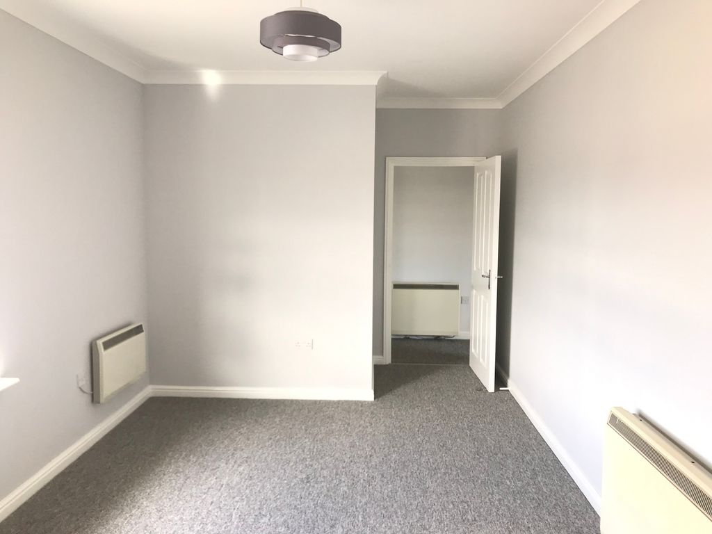 Property photo 3 of 12 Lounge