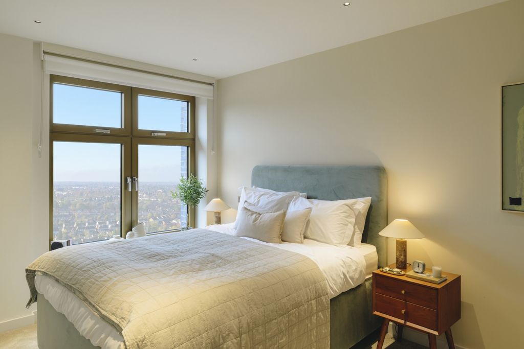 Property photo 1 of 11 The Wiltern Retou...