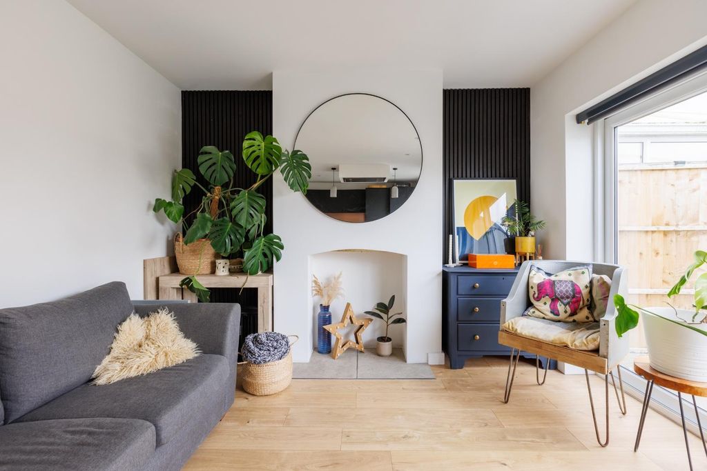 Property photo 1 of 20 87 Queenshill Road-17.Jpg