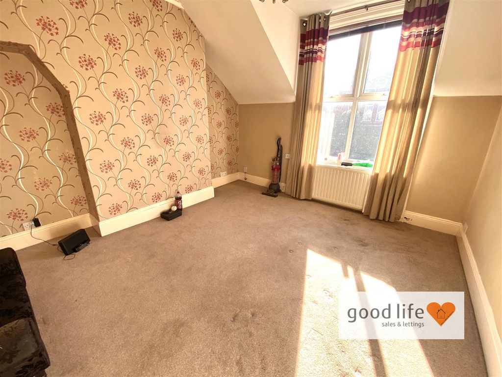 Property photo 2 of 11 20250924_144935724_Ios55Aormondestreet.Jpg