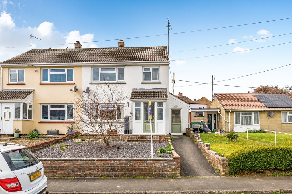 Property photo 2 of 19