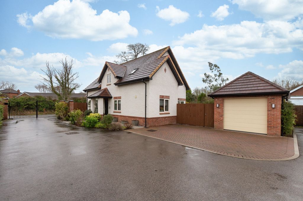 Property photo 2 of 25