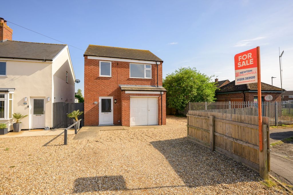 Property photo 1 of 18