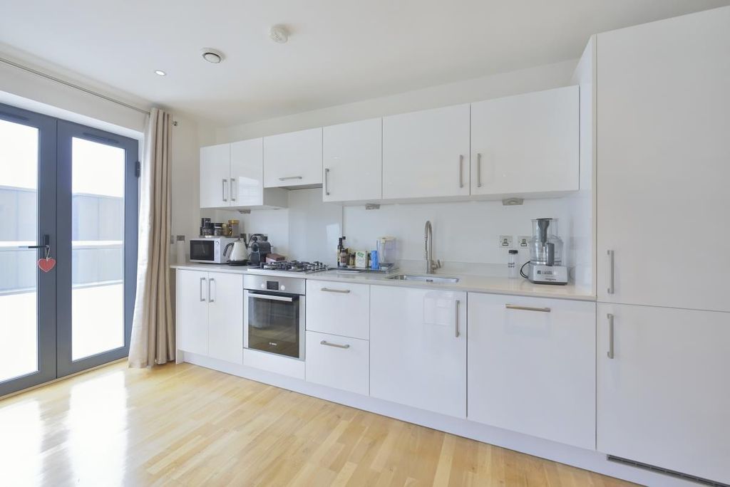 Property photo 3 of 7 Kitchen.Jpg