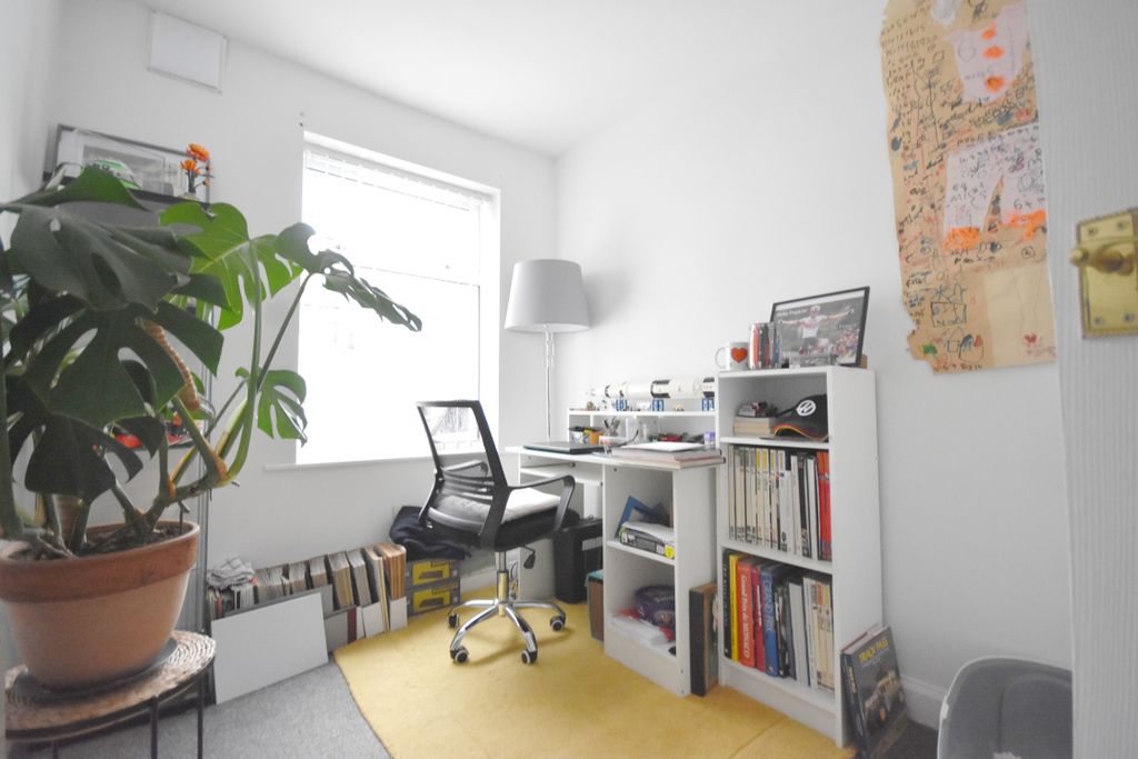 Property photo 3 of 7