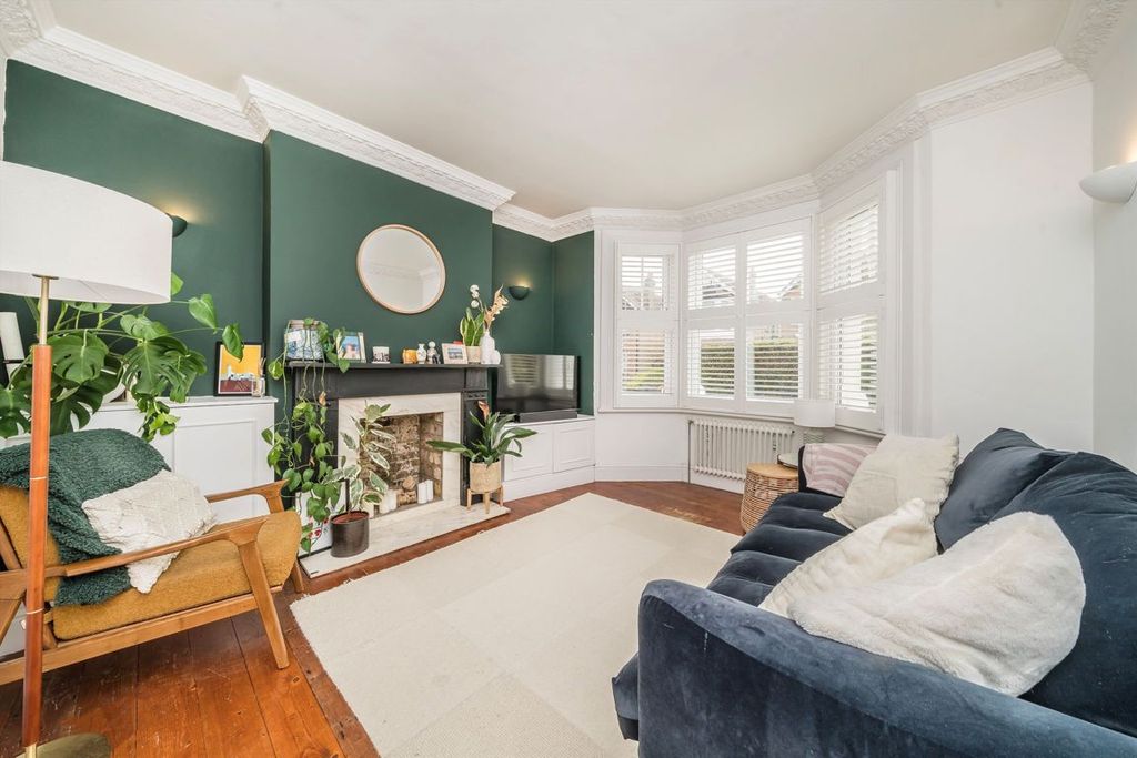 Property photo 2 of 8