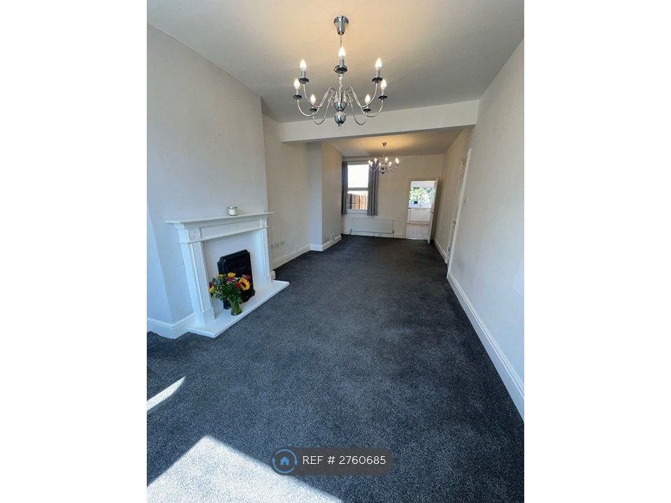 Property photo 2 of 35 Lounge