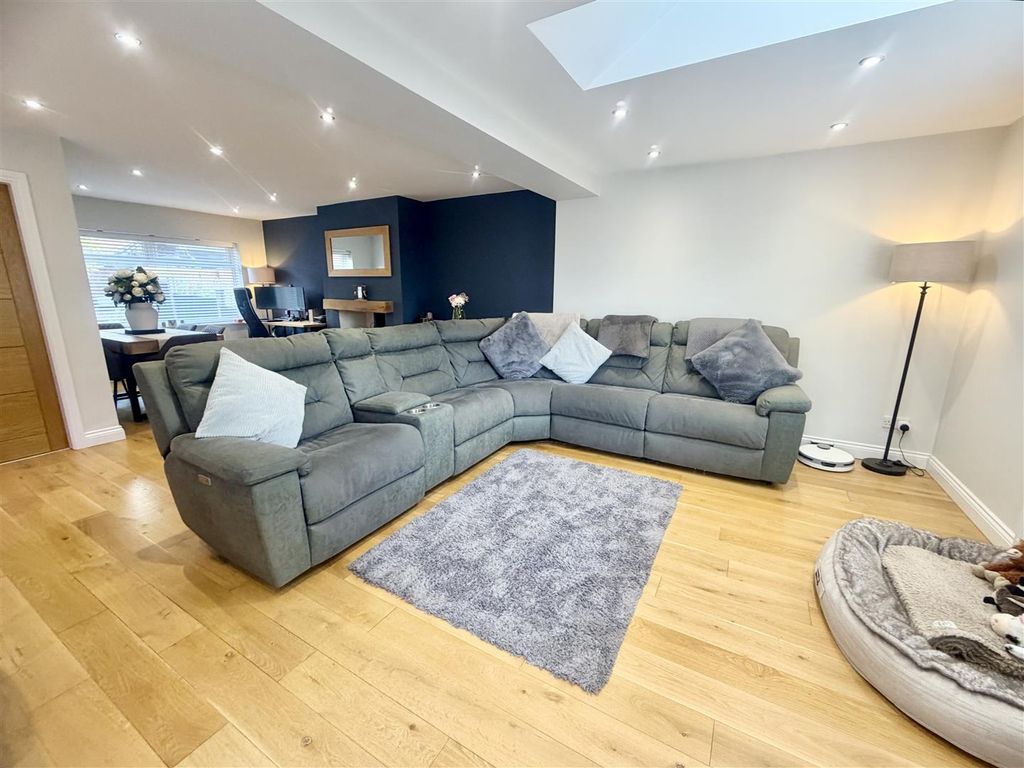Property photo 3 of 36
