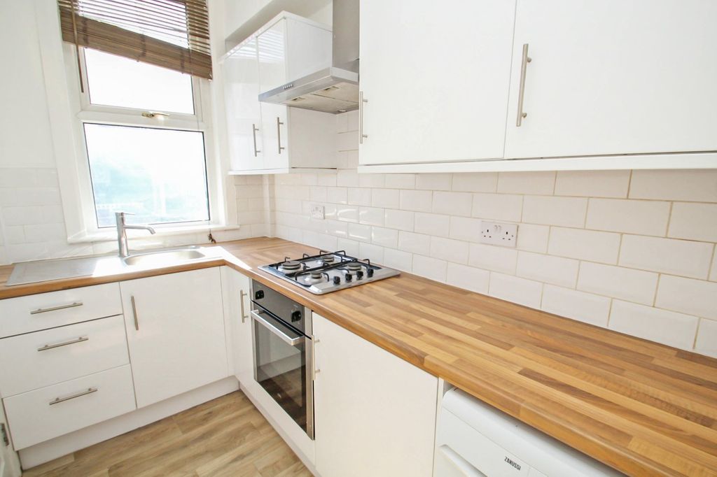 Property photo 3 of 12 Picture No. 06