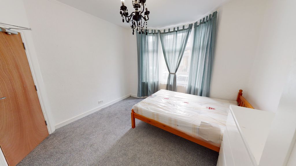 Property photo 2 of 4