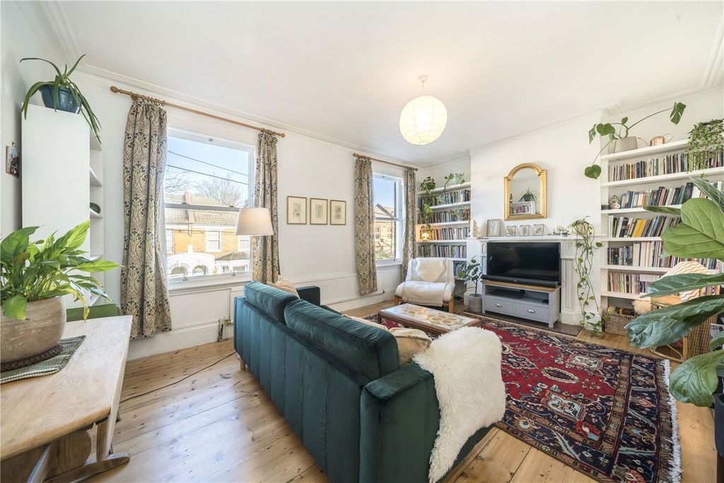 Property photo 2 of 8