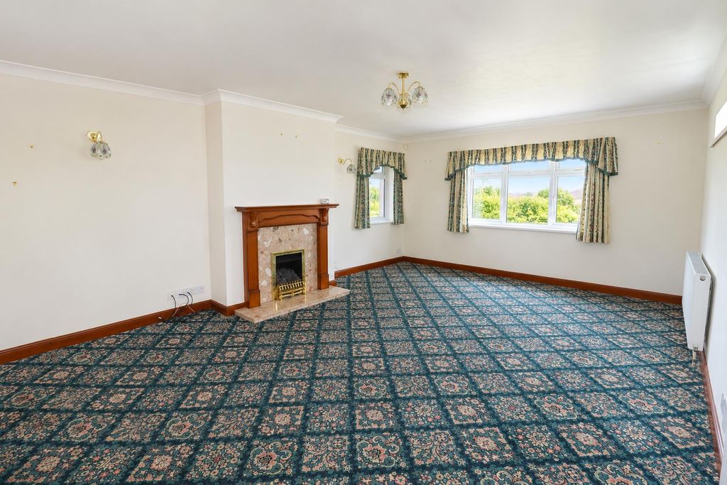 Property photo 2 of 15 6Da6F14B-5E94-445F-915F-7095872c7632.Png