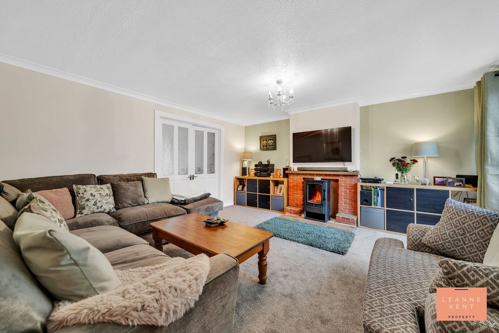 Property photo 2 of 37