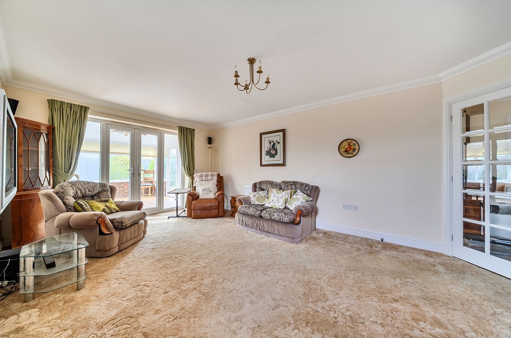 Property photo 3 of 13 1362666-7-68Dd1Ff...