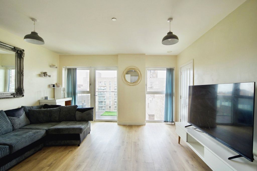 Property photo 2 of 19 Picture No. 01