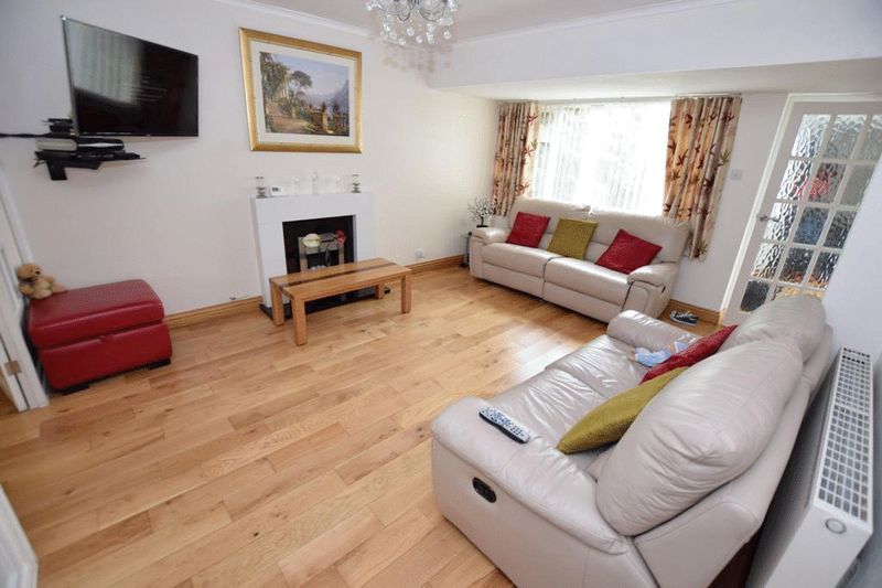 Property photo 3 of 10 Photo 5