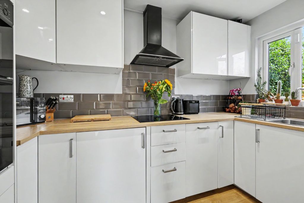 Property photo 2 of 9 5446263
