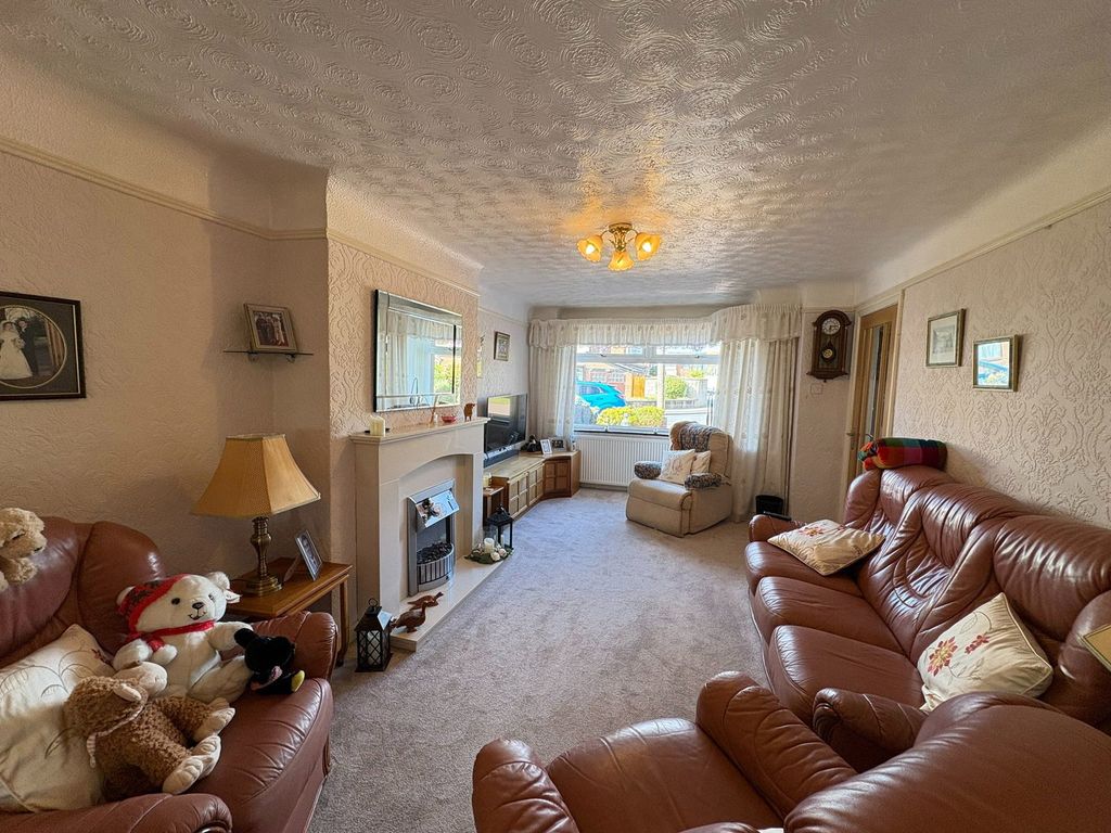 Property photo 2 of 31