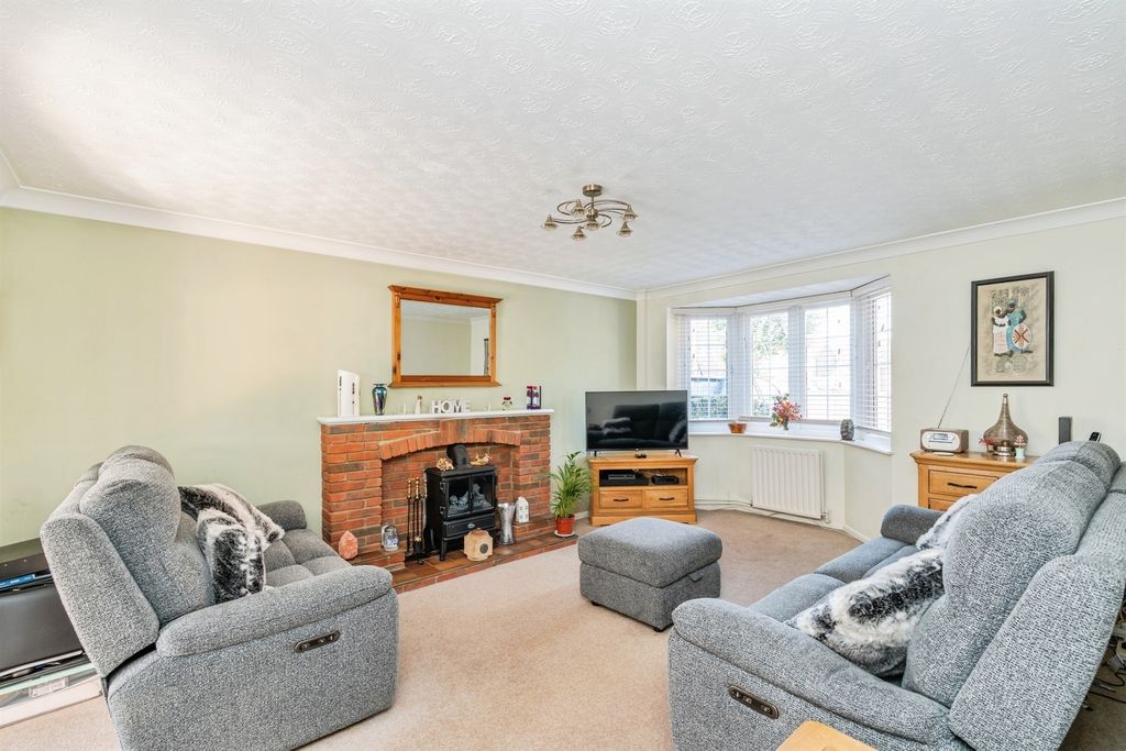 Property photo 2 of 19