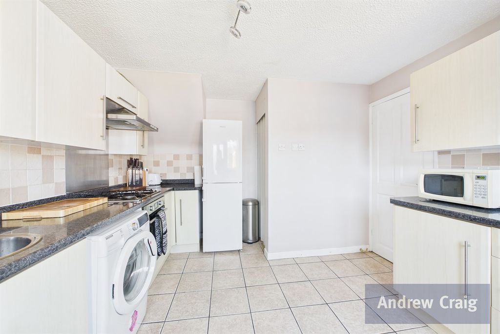 Property photo 3 of 14 Kitchen