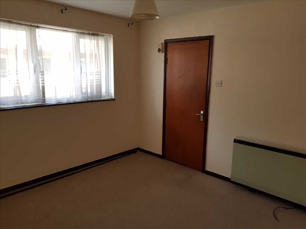 Property photo 3 of 4