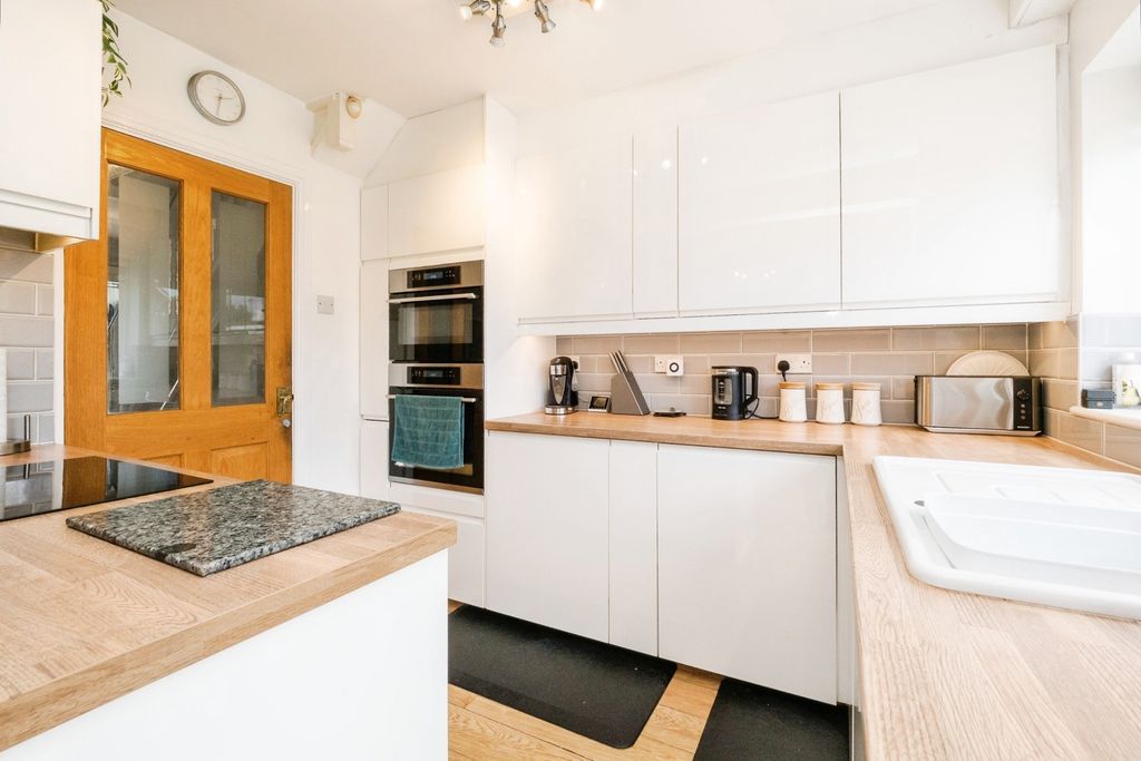 Property photo 2 of 30 Pbox-Img.Jpg