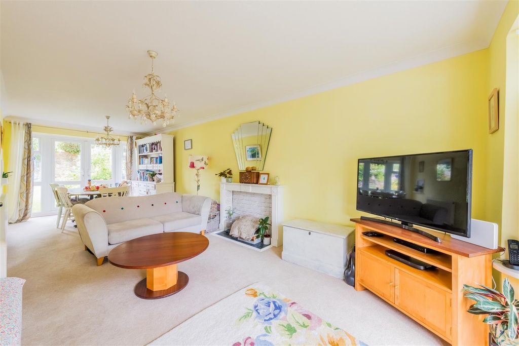 Property photo 3 of 26