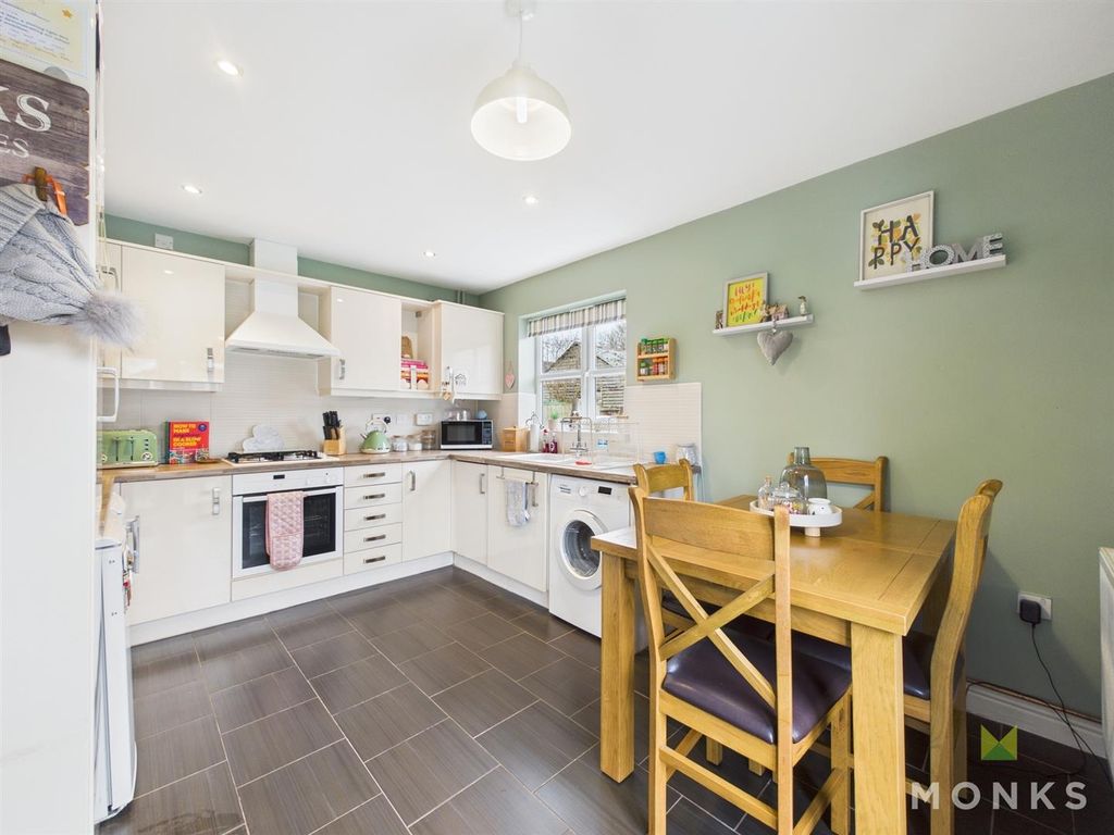 Property photo 2 of 10 Cam01348G0-Pr0615-Still005.Jpg