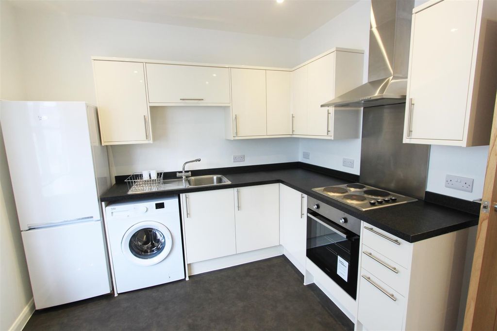Property photo 2 of 14 Uppper Lewes Kitchen 2.Jpg