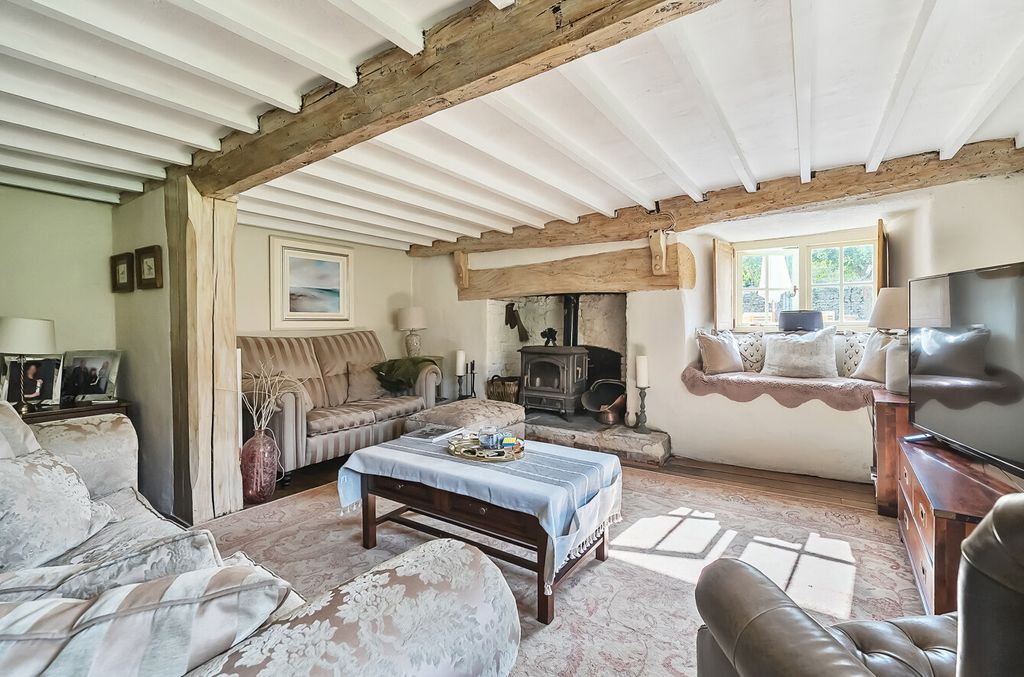 Property photo 2 of 29 1310961-14-685990...