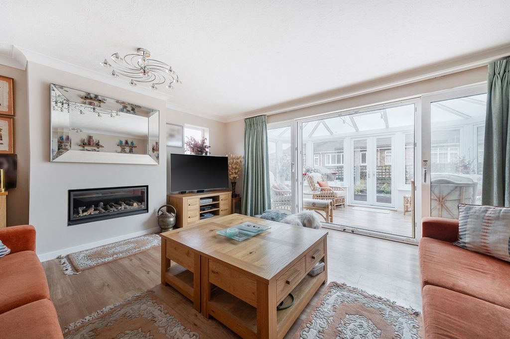 Property photo 2 of 16 Sitting Room