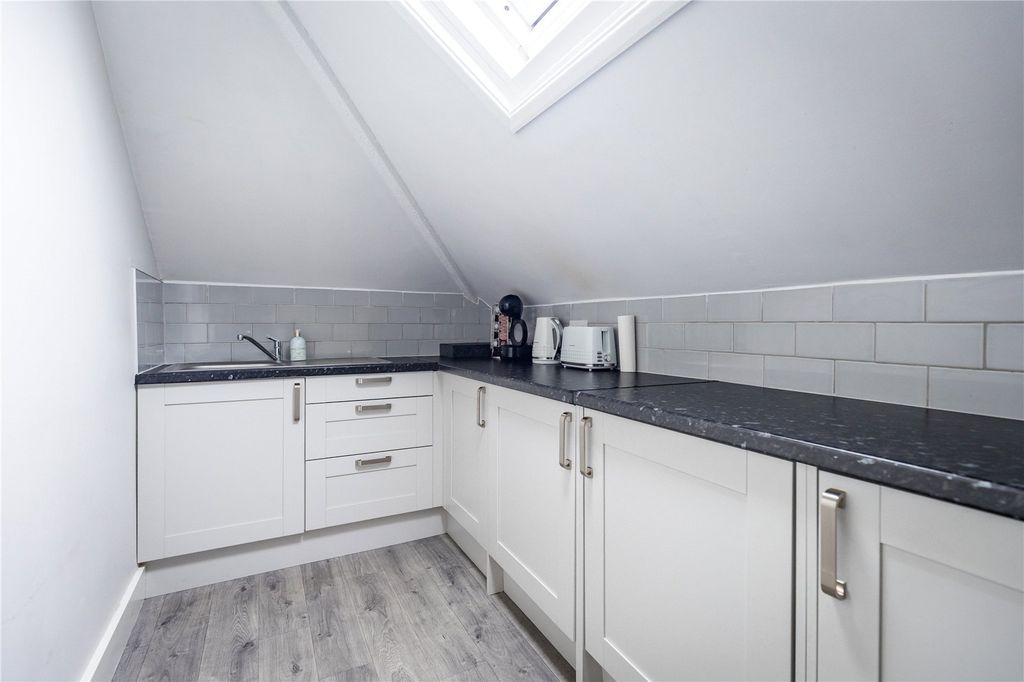 Property photo 3 of 13 House. Partnership